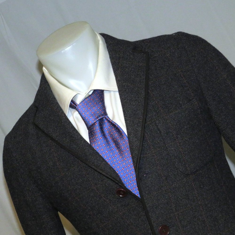Undecorated Man Gray Herringbone Plaid Tweed Three Button Sport Coat Size 3 - Picture 4 of 14